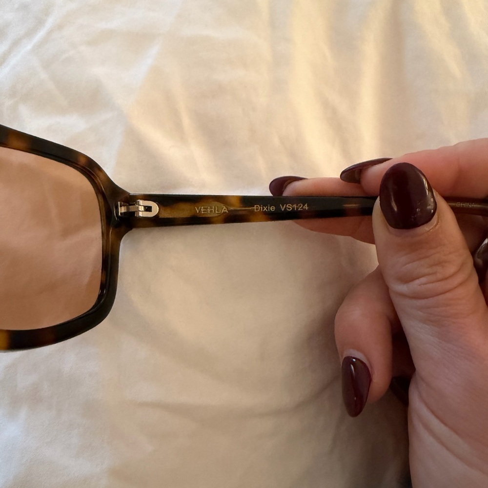 Vehla Dixie Sunglasses - Picture 4 of 4